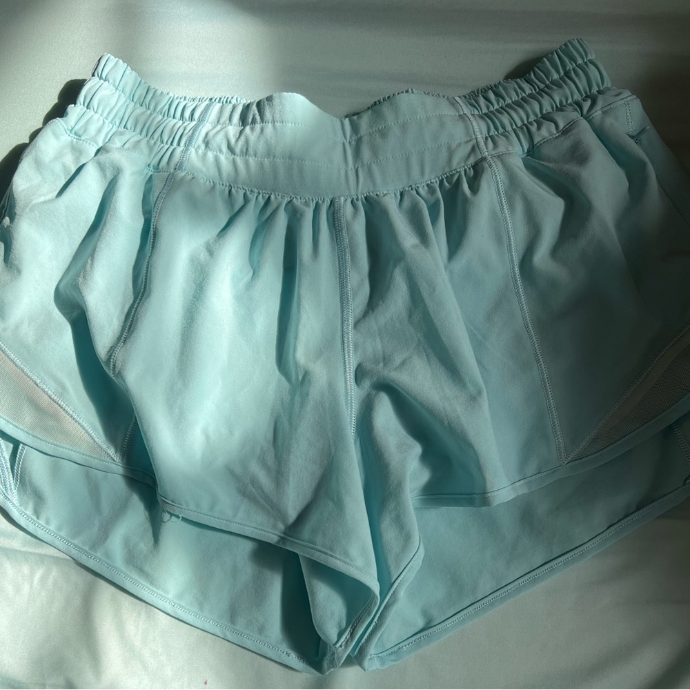 Lululemon Hotty Hot Low-Rise Lined Shorts 2.5